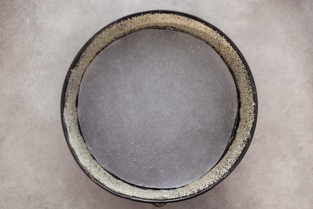 kakkuvuoka-korppujauhoilla