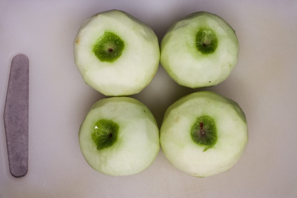 kuoritut omenat